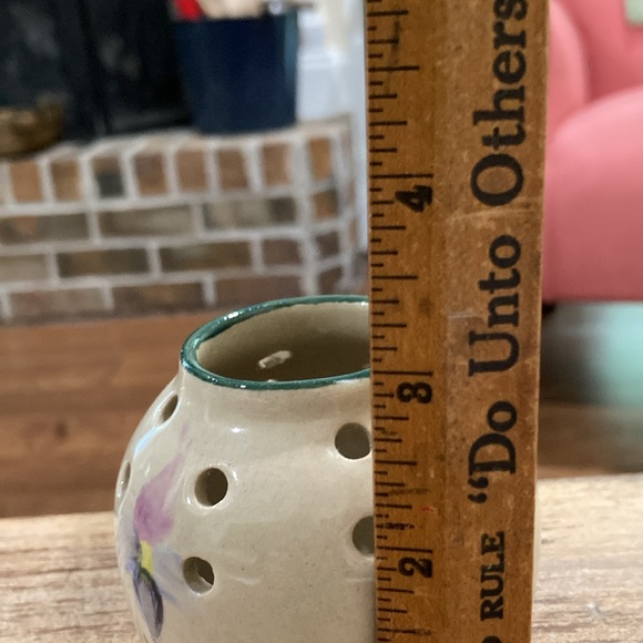 Little Vase - Picture 7 of 8